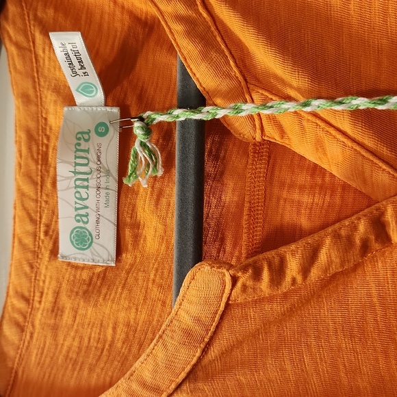 NWT Aventura Top size S - Picture 3 of 6